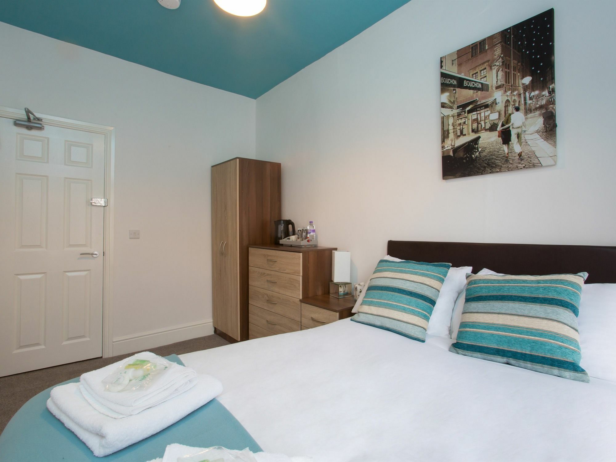 Townhouse @ West Avenue Crewe Bed and Breakfast Eksteriør billede